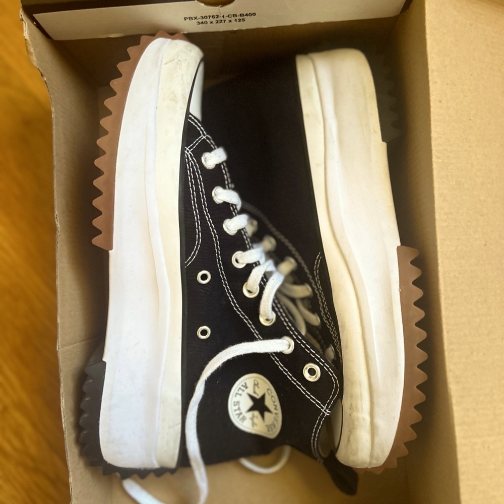 Women’s Converse Chuck Taylor All Star black and white trainers platform